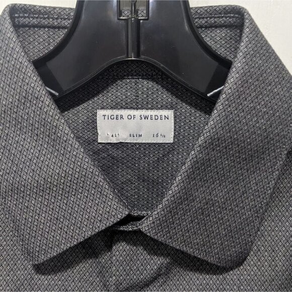 TIGER of Sweden | Men's Farrell Shirt in Grey Pattern - Picture 4 of 9